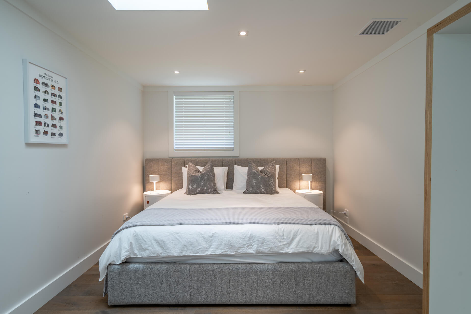 Horseshoe-Bend-Estate-Tennis-Pavilion-Bedroom
