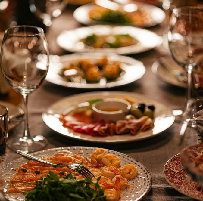 dining-S16wIj4Wy2w-unsplash