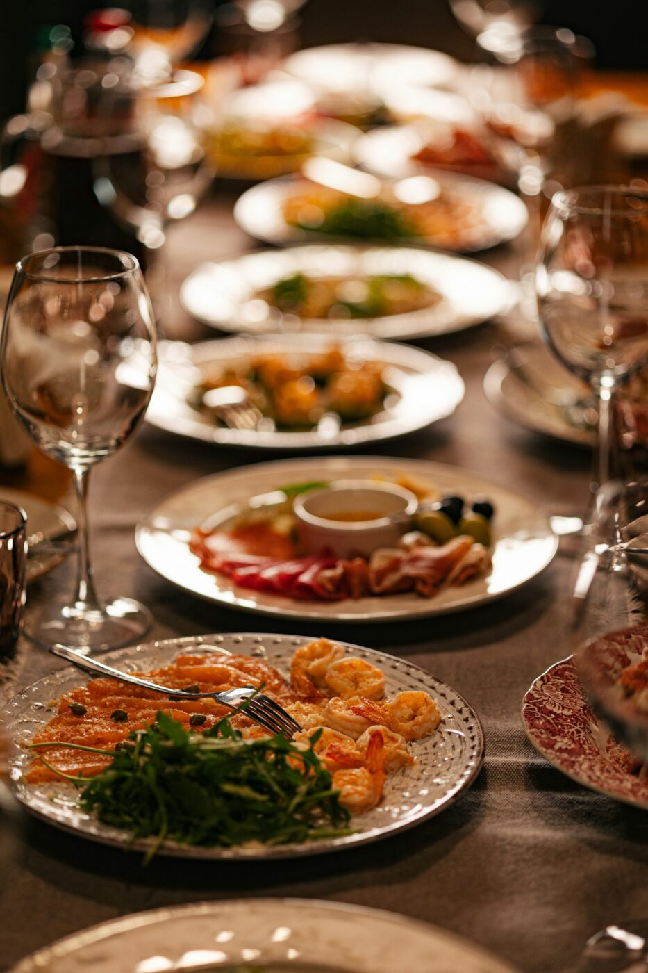 dining-S16wIj4Wy2w-unsplash