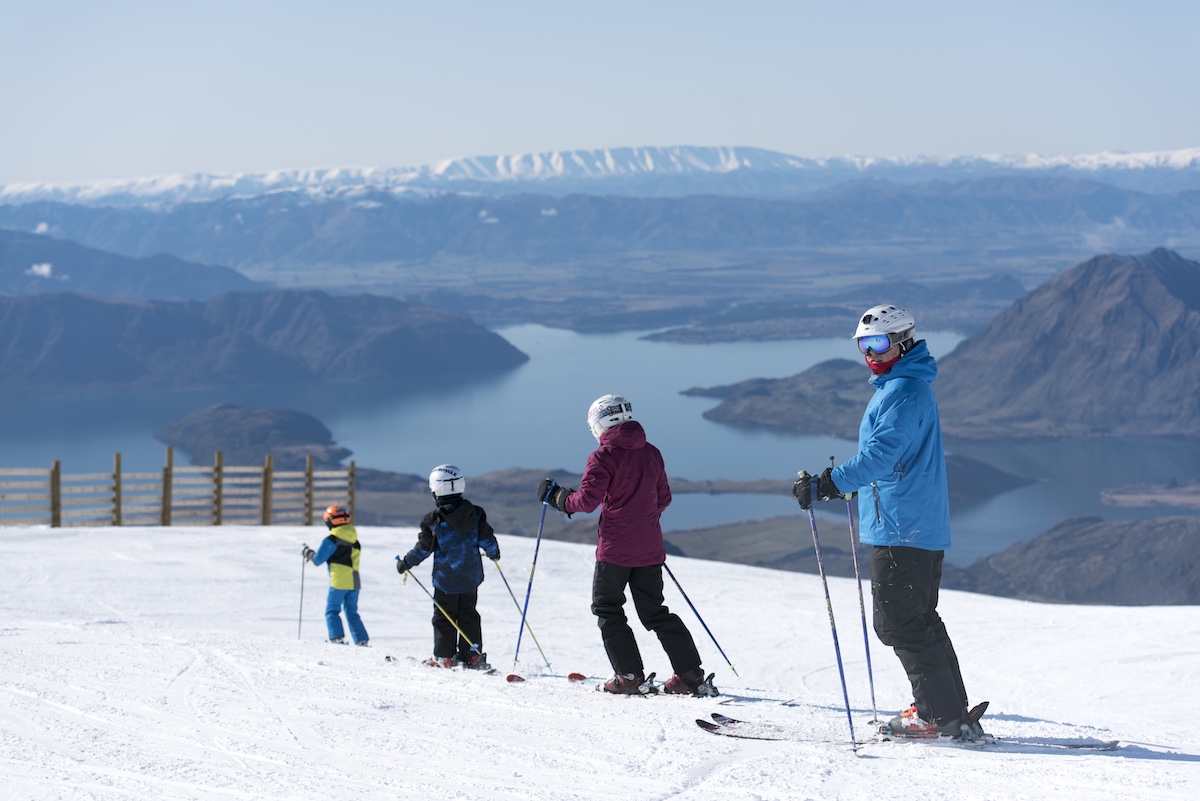 Family-Ski-Treble-Cone-Wanaka-MR
